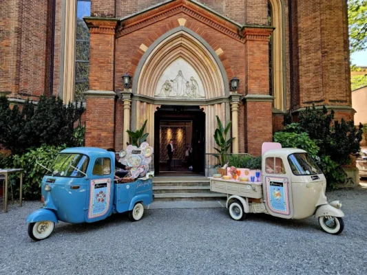 Noleggio Ape Piaggio evento Baci Milano